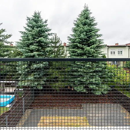 Krosnienska On Ground Level By Renters *